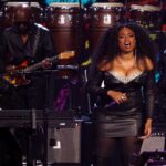 Stevie Wonder, Jennifer Hudson e Maxwell. Crédito: Kevin Kane/Getty Images RRHOF.