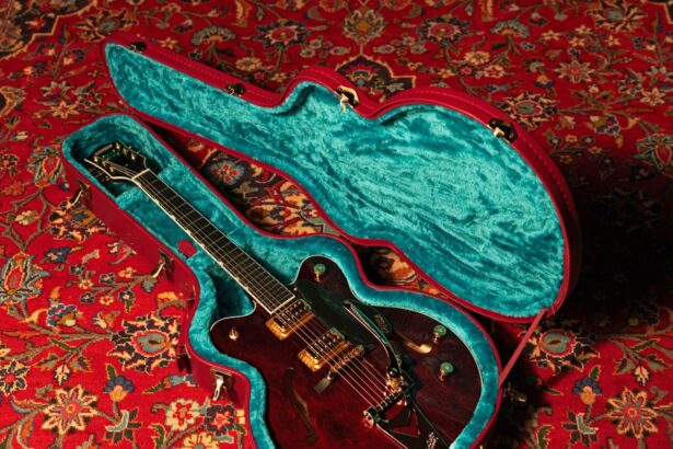 Edição limitada Abbey Road RS201 Studiomatic da Gretsch. Crédito: Divulgação.