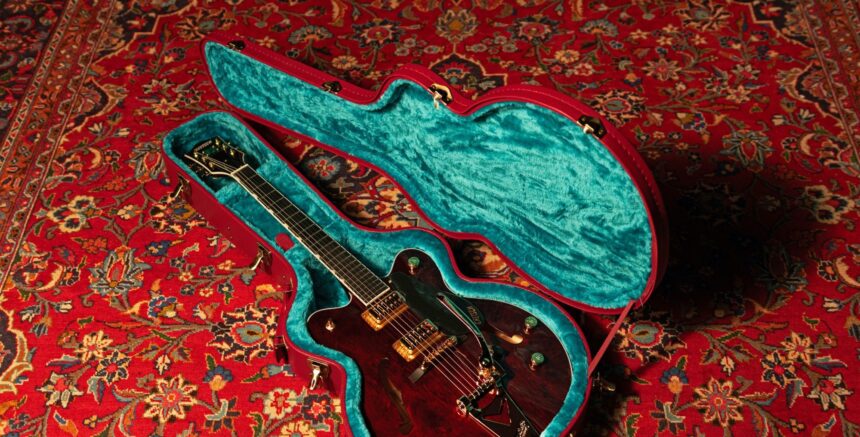 Edição limitada Abbey Road RS201 Studiomatic da Gretsch. Crédito: Divulgação.