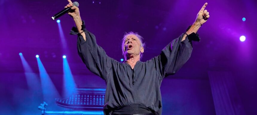 Bruce Dickinson. Crédito: Joel Barrios.