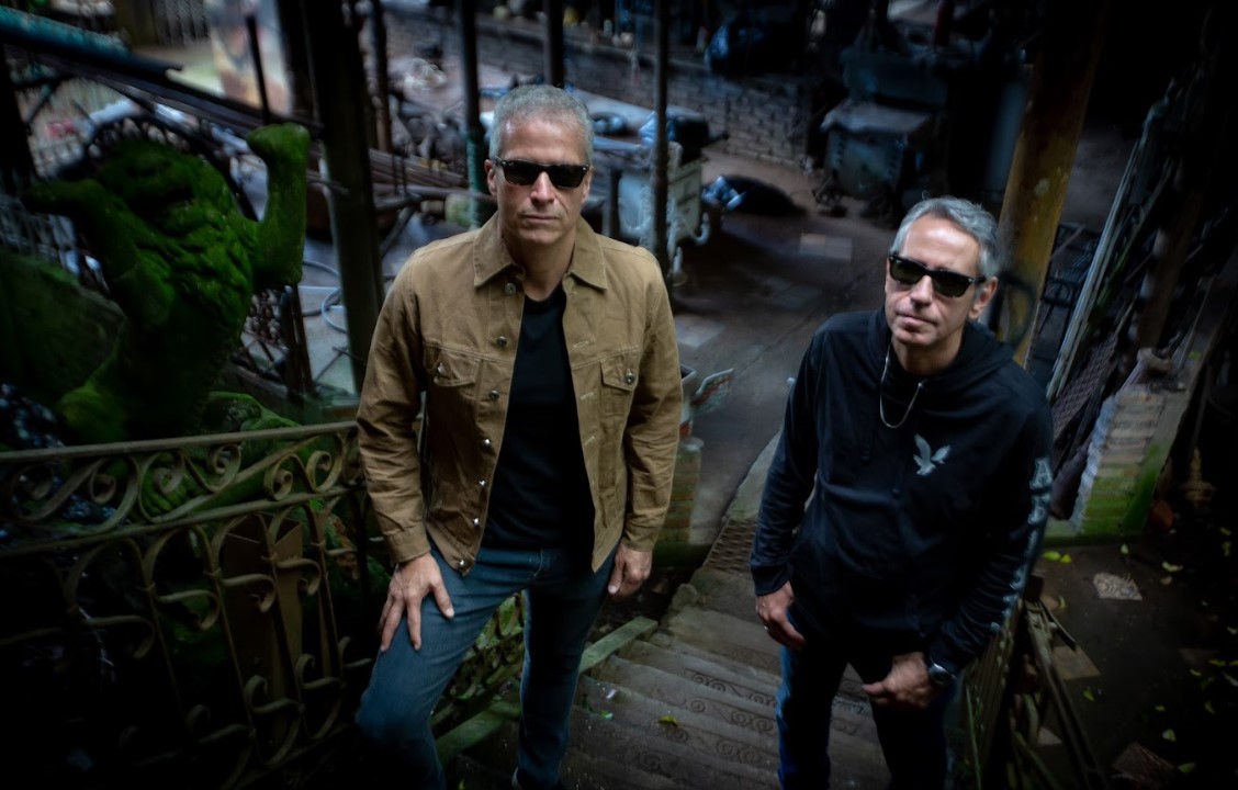 SILVER, projeto do Felipe Machado (Viper) lança EP que dialoga com os anos 1990