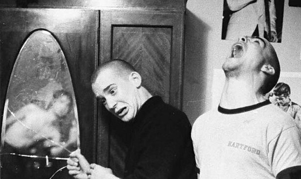 Ian MacKaye e Henry Rollins em Londres, 1981. Foto: Reprodução.