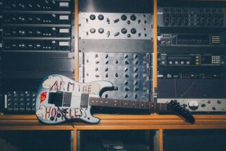 Fender Tom Morello. Crédito: Divulgação/Fender.