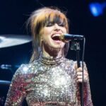 Hayley Williams. Crédito: Raph Pour-Hashemi.