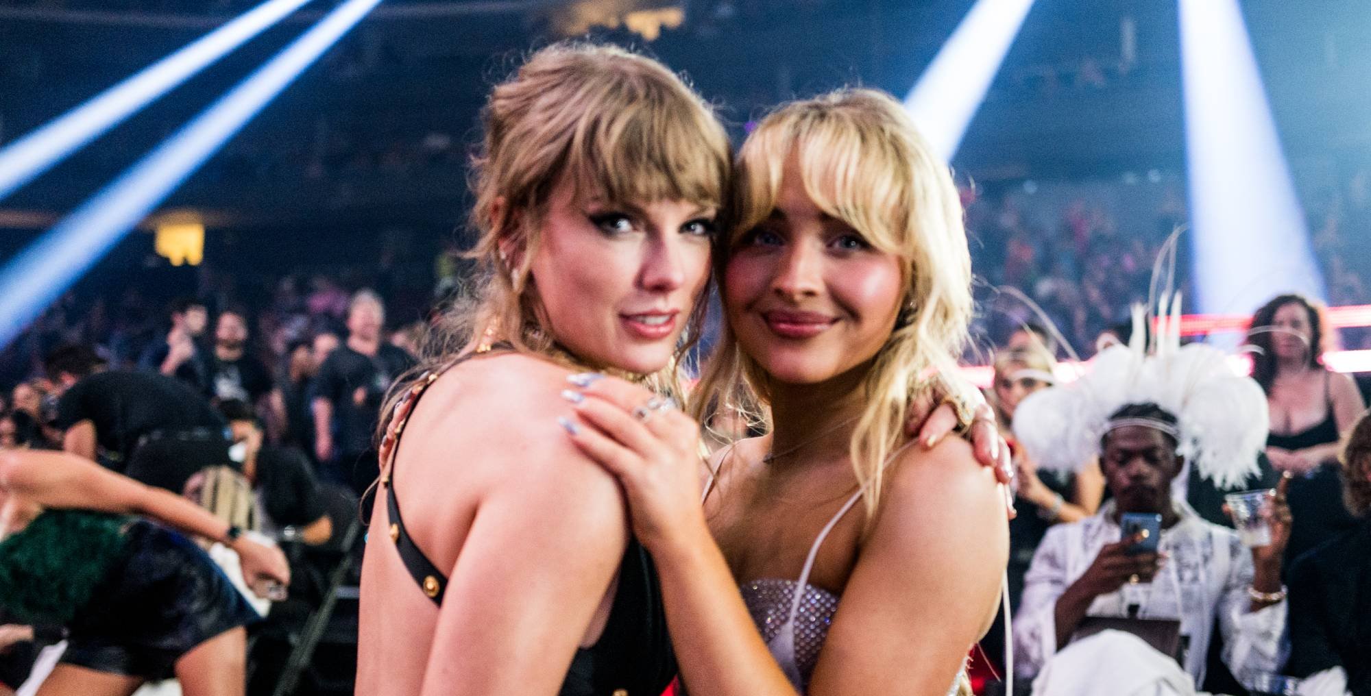 Taylor Swift/Sabrina Carpenter. Crédito: John Shearer/Getty Images for MTV.