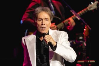 Cliff Richard. Crédito: Raph Pour-Hashemi.