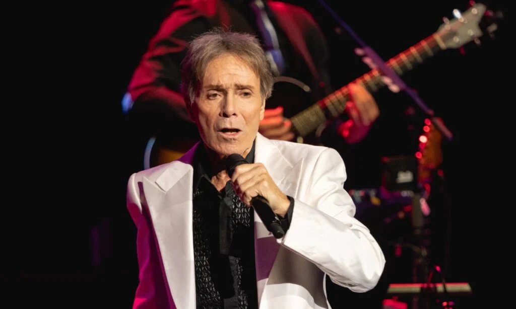 Cliff Richard revela câncer de próstata detectado cedo