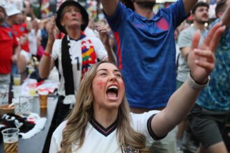 Torcedores ingleses de futebol. Foto: Alishia Abodunde.