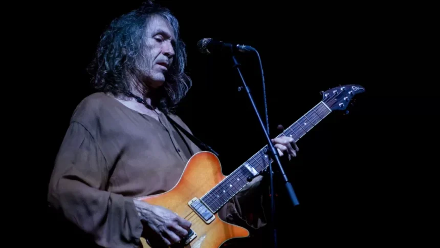 Robe Iniesta. Crédito: Reprodução/Getty Images.