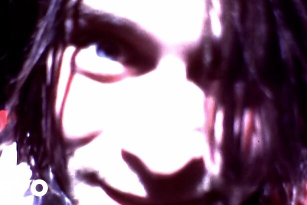 Kurt Cobain. Crédito: Clipe de Silver.