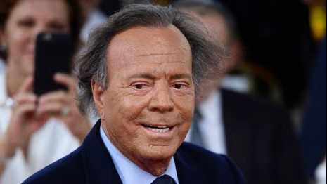 Julio Iglesias. Crédito: Carlos Giusti/AP