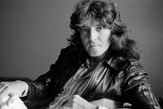 Bob Daisley. Crédito: Fin Costello/Redferns/Getty Images.
