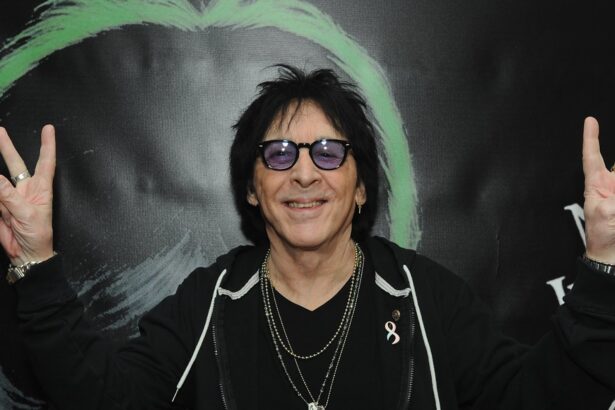 Peter Criss. Crédito: Bobby Bank/Getty.