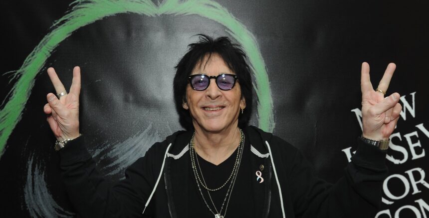 Peter Criss. Crédito: Bobby Bank/Getty.