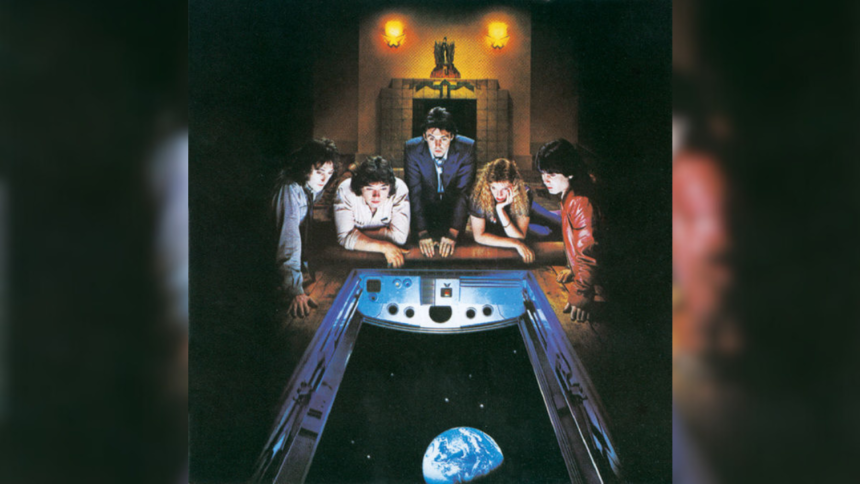Paul McCartney & Wings - Capa de Back to the Egg.