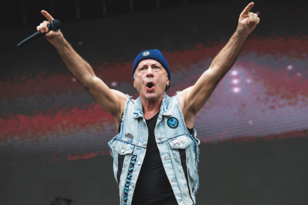 Bruce Dickinson. Crédito: Mariano Regidor / Redferns.