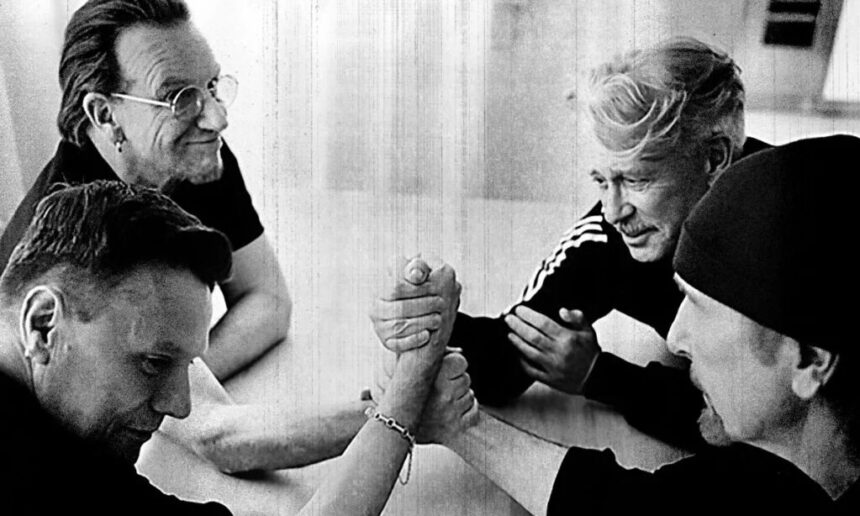 U2. Crédito: Credit: Anton Corbjin.