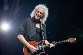 Brian May. Crédito: Miikka Skaffari/Getty Images.