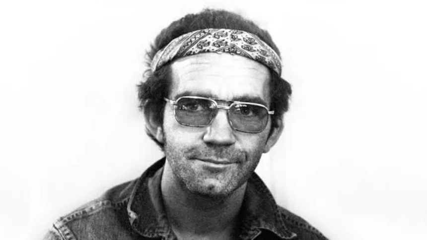 JJ Cale. Crédito: Gijsbert Hanekroot/Redferns.