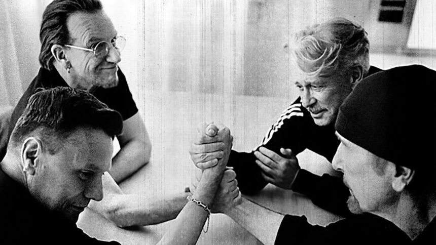 U2. Crédito: Anton Corbjin.