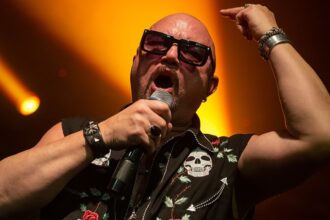 Geoff Tate. Crédito: Stefan Brending (2eight)/Wikimedia Commons
