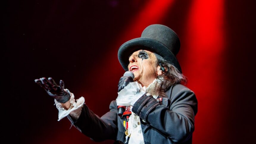Alice Cooper. Crédito: Cris Watkins.