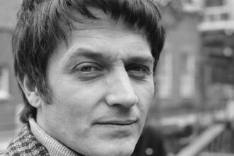 Terry Cox. Crédito: Brian Shuel/Redfern/Getty Images