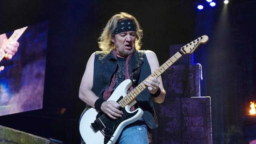 Adrian Smith / Iron Maiden. Crédito: Spencer Kaufman.