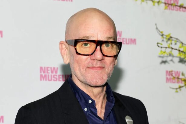 Michael Stipe. Crédito: Reprodução/Getty Images.