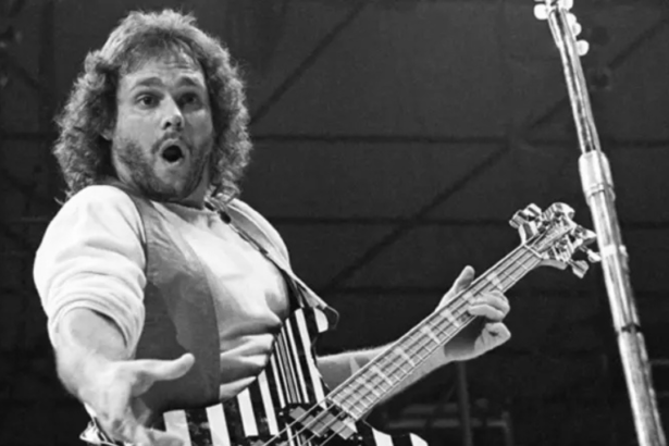 Michael Anthony. Crédito: L. Bussaca / Getty Images.