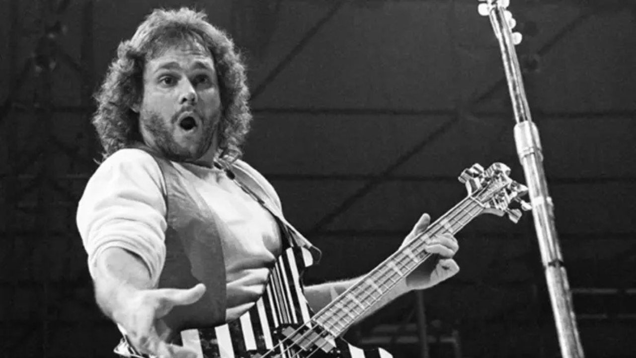 Michael Anthony. Crédito: L. Bussaca / Getty Images.
