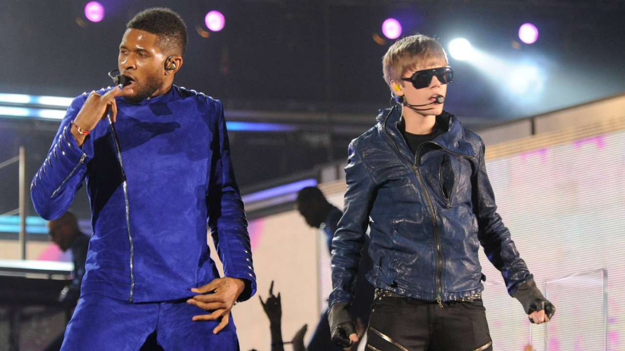Usher e Justin Bieber. Crédito: Kevin Mazur/Getty