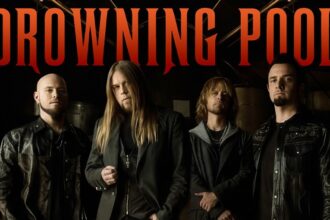 Banner Drowning Pool tour América Latina.