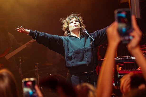 Lola Young. Crédito: Raph_PH/Wikimedia Commons