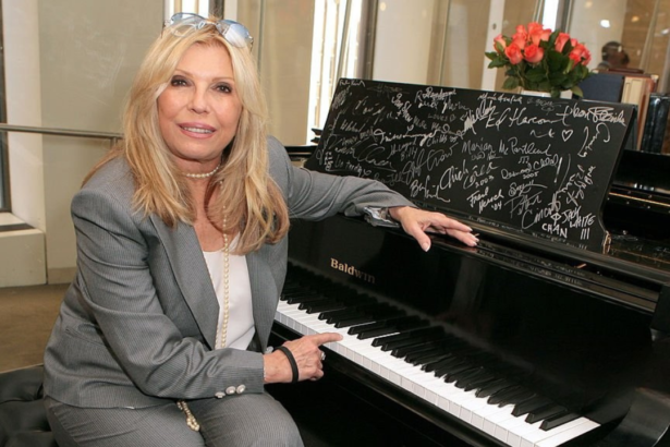 Nancy Sinatra. Crédito: Jemal Countess/WireImage - Sirius Satellite Radio/Getty Images