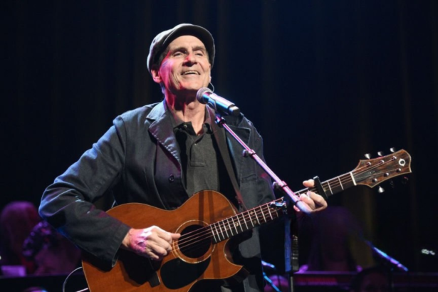 James Taylor. Crédito: Kevin Mazur/Getty Images