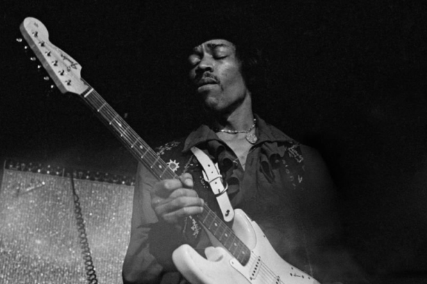 Jimi Hendrix. Crédito: Graphic House/Archive Photos/Getty Images