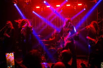 Lucifer em Porto Alegre. Crédito: John Maglia @cogumeloemcena