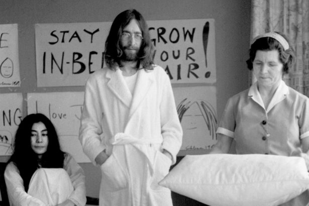 Sean Ono Lennon. Yoko Ono and John Lennon (by Charlie Ley/Daily Mirror/Mirrorpix via Getty Images)