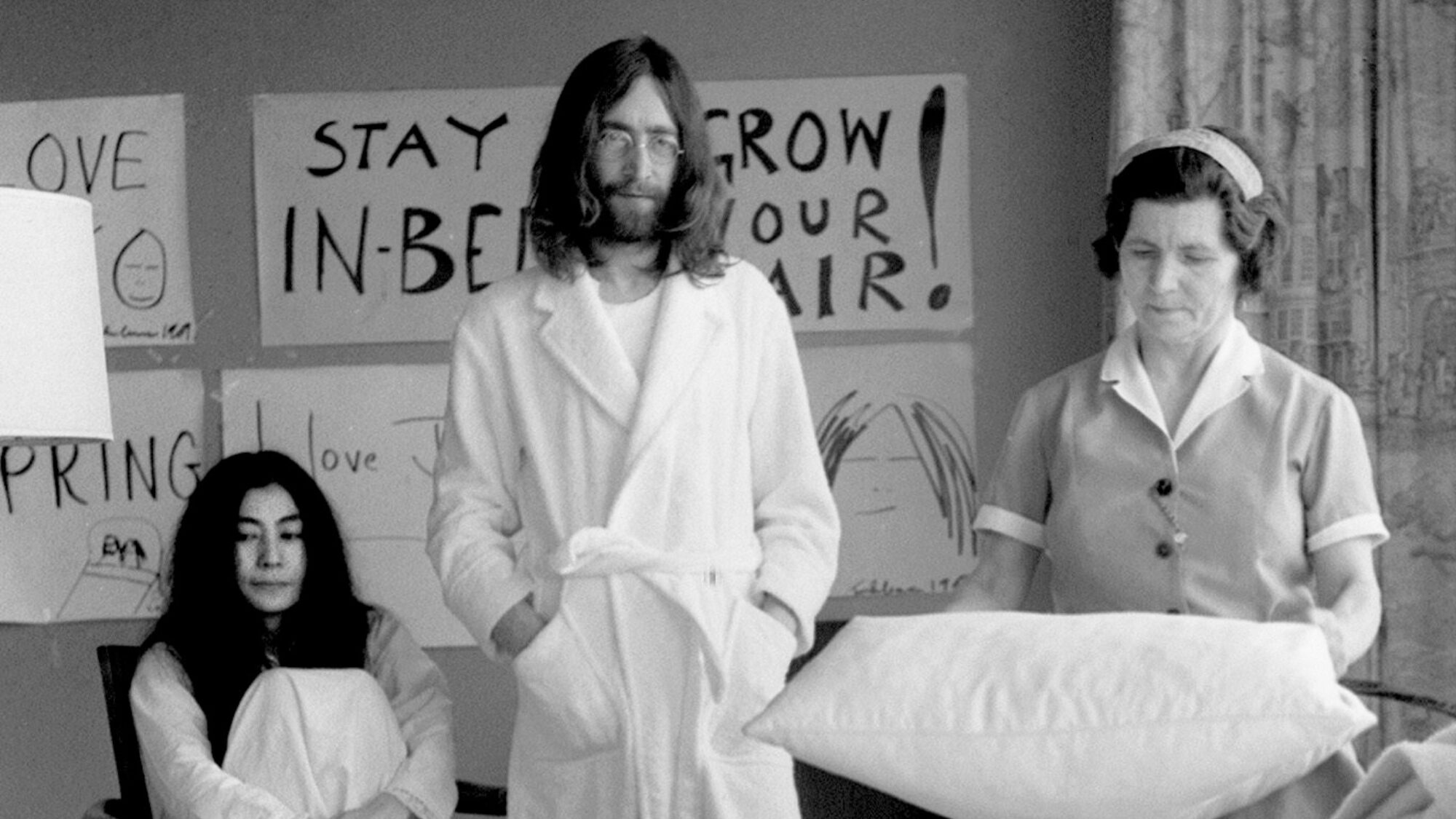 Sean Ono Lennon. Yoko Ono and John Lennon (by Charlie Ley/Daily Mirror/Mirrorpix via Getty Images)