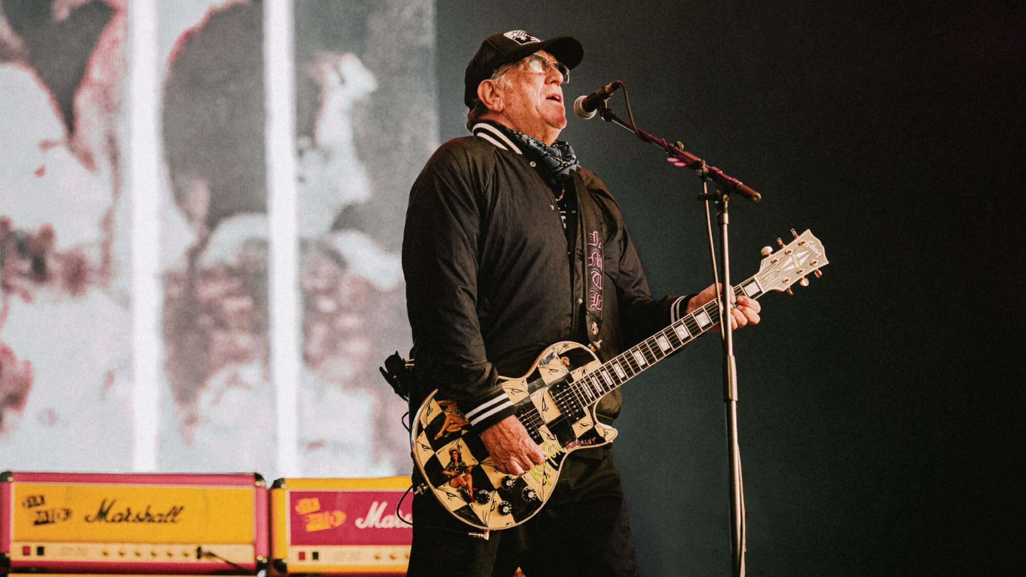 Sex Pistols. (Press)