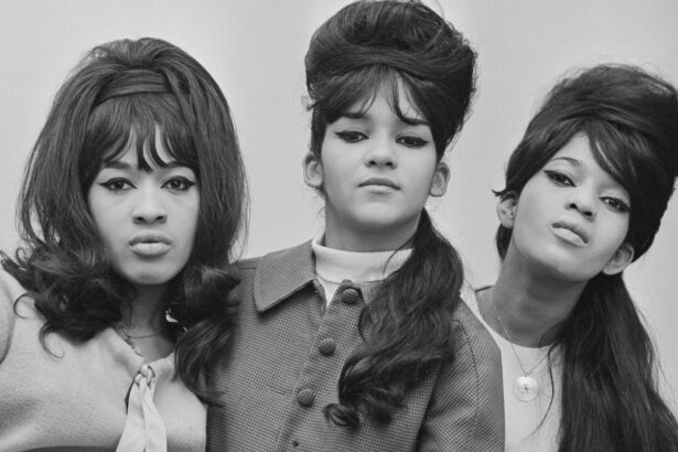 The Ronettes. Nedra Talley Ross (centre) pictured alongside Ronettes bandmates Ronnie Spector and Estelle Bennett, 1964. Evening Standard/Hulton Archive/Getty Images