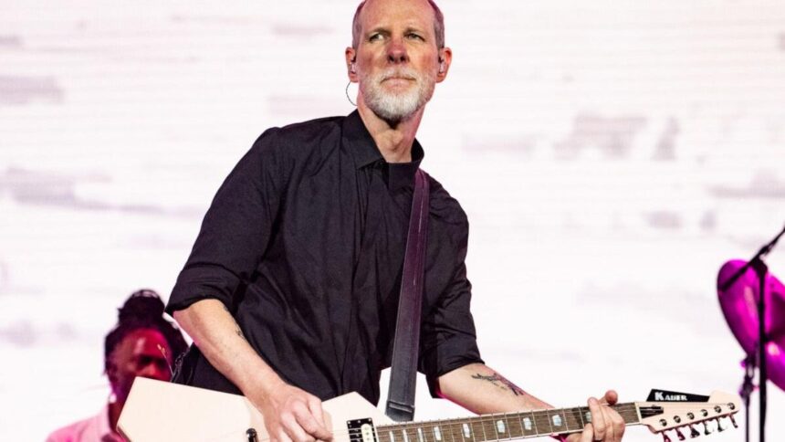 Tom Dumont. Crédito: Corey Irwin.