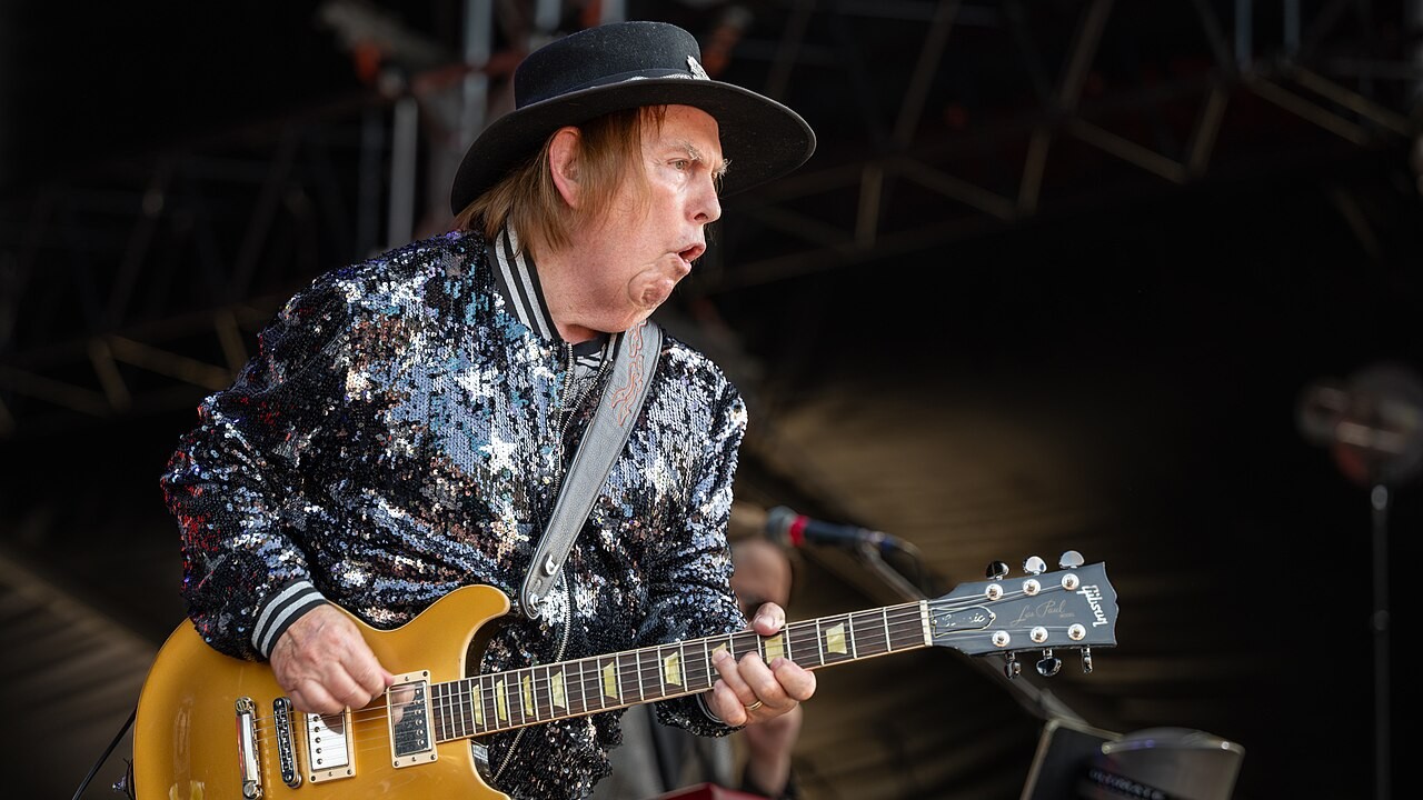 Dave Hill, guitarrista do Slade, anuncia álbum solo “Dirty Foot Lane”