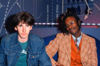 McAlmont & Butler. David McAlmont and Bernard Butler  (by Mick Hutson/Redferns)
