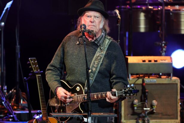 Neil Young. at the Greek Theatre on April 26, 2025 in Los Angeles, California. (by Kevin Winter/Getty Images)