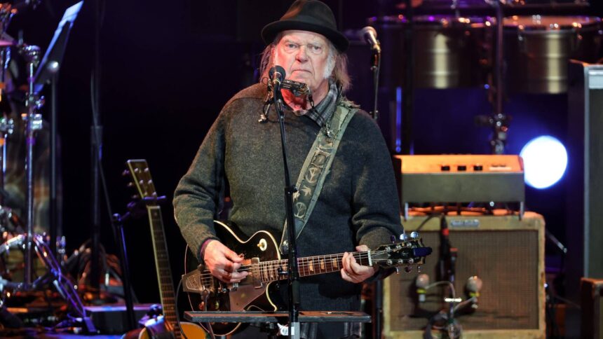Neil Young. at the Greek Theatre on April 26, 2025 in Los Angeles, California. (by Kevin Winter/Getty Images)