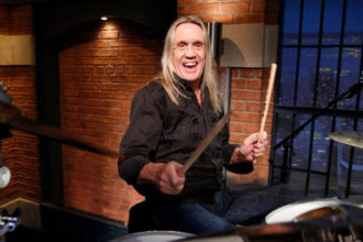 Nicko McBrain. Crédito: Lloyd Bishop/NBCU Photo Bank/NBCUniversal/Getty Images