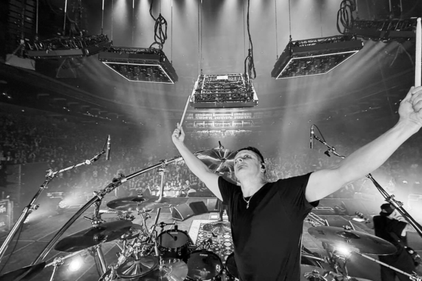 Ray Luzier / Korn. Crédito: Reprodução/Facebook Oficial