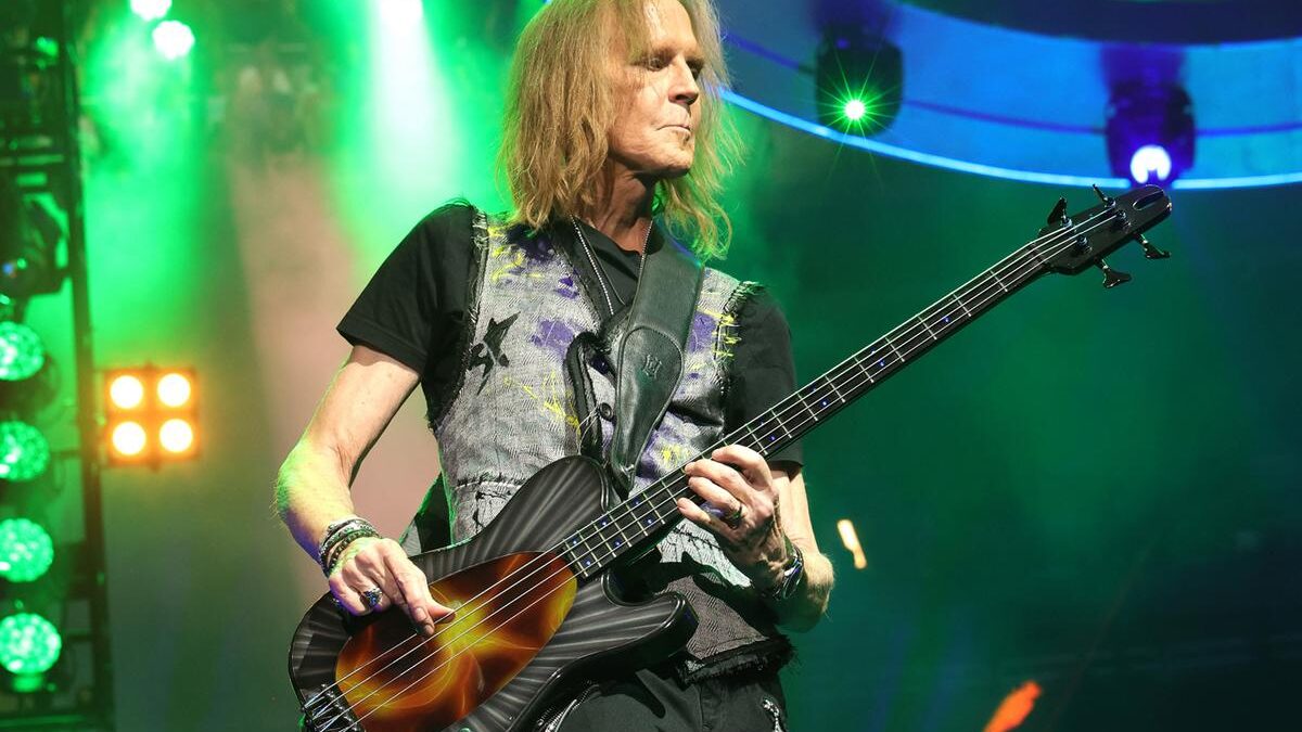 Tom Hamilton. Matt Wardlaw